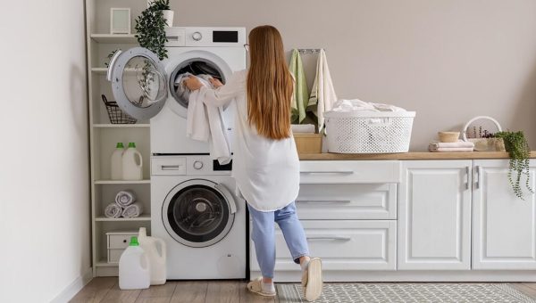 Samsung Bespoke AI DV90BB7445GWS3 : Le Sèche-Linge à Tambour « Cinq Étoiles » avec Mode AI Qui Révolutionne Le Séchage
